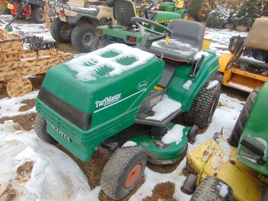 Scotts Lawn Tractor w/ 36in deck