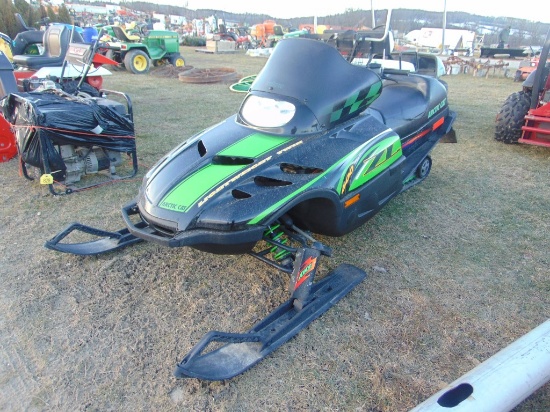 Arctic Cat 600 snowmobile