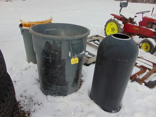 4 Trash Cans