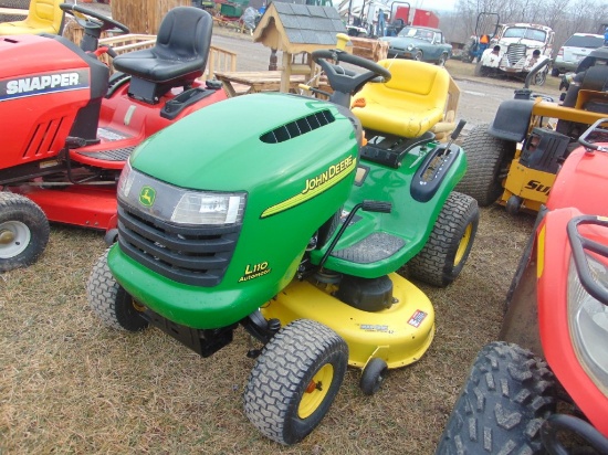 JD L110 lawn tractor w/42in deck