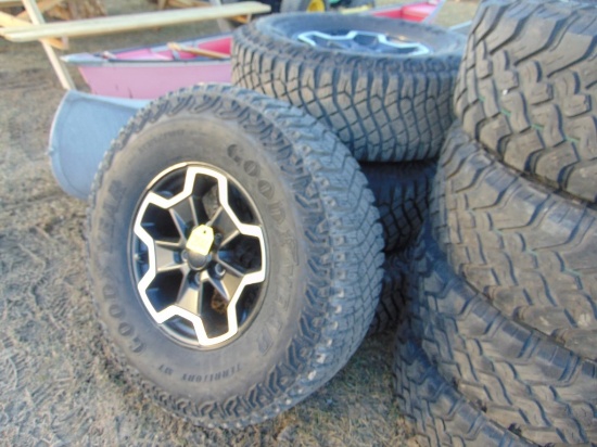 4 Tires and Rims 315/70R17