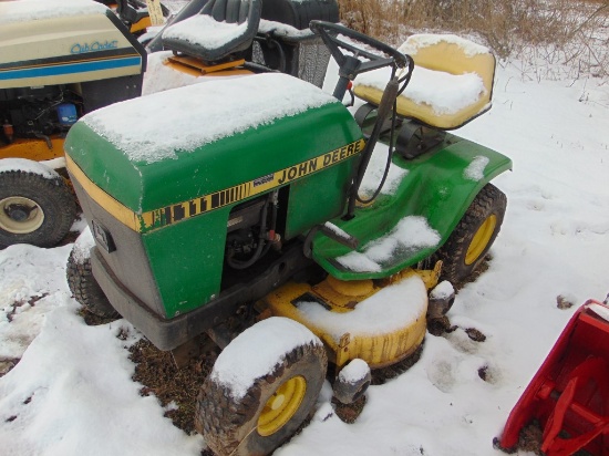 JD 111 Lawn Tractor