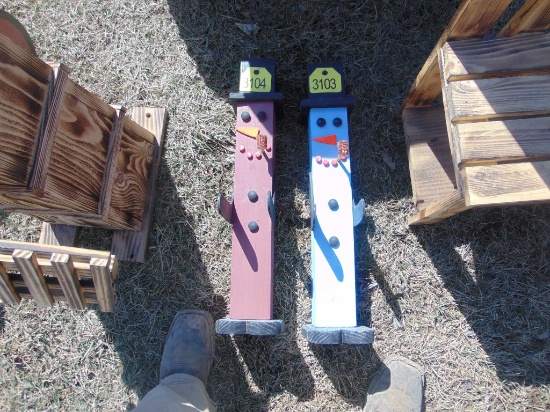 Maroon Wood Snowman