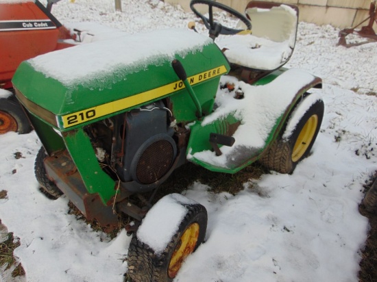 JD 210 Lawn Tractor FOR PARTS