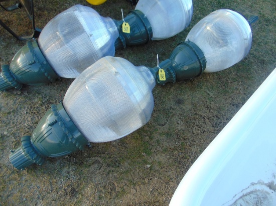 2 Lamp post lights