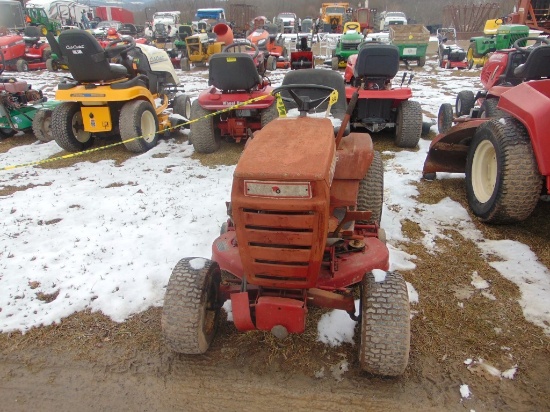 Wheel Horse B-80 Lawn Tractor w/ 30in deck