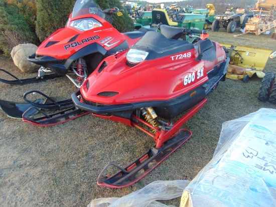 1997 Yahama 600 5x snowmobile