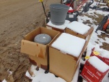 4 Plastic flower pots
