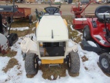 Cub Cadet 1220 lawn tractor w/44in deck