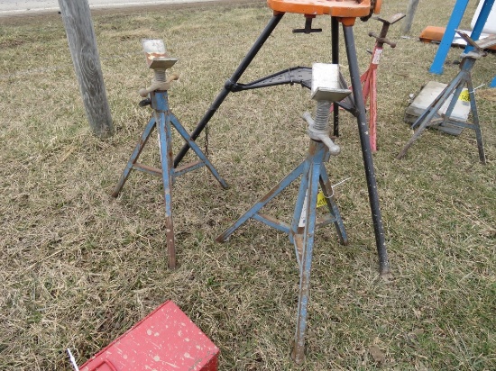 2 Jack Stands