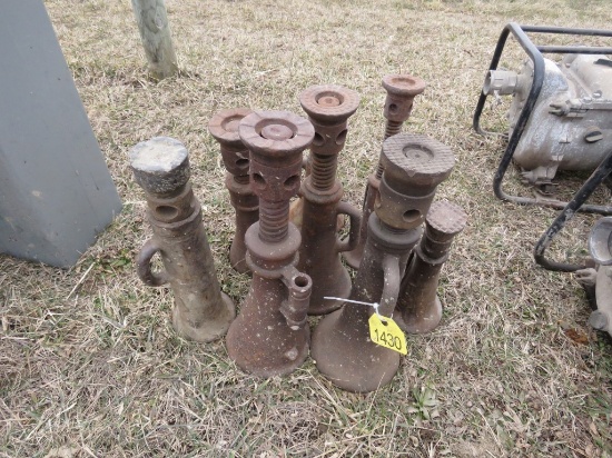 8 Screw jacks