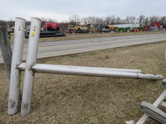 Pair of clothes line post