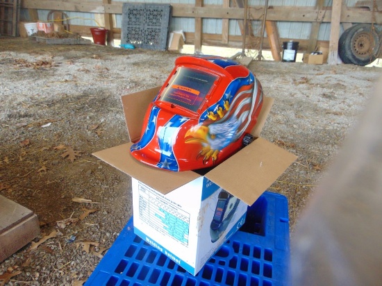NEW Auto Darkening Welding Helmet