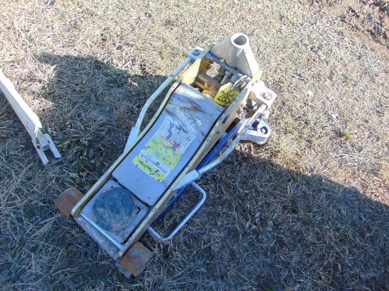 Pair of floor jacks