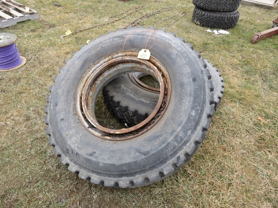 Pair of 11R-22.5 tires