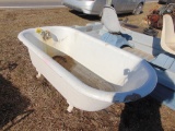 Claw foot tub