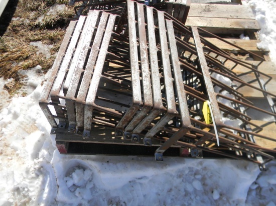 12 Hay Feeders