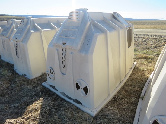 Calf Tel Calf Hutch w/Wire Panel & Air Vent