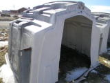 Agri-Plastics Super Hutch