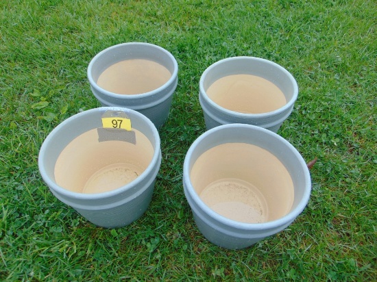 4 Clay Pots