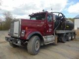 1995 International Truck w/2008 110 Barrel Tank