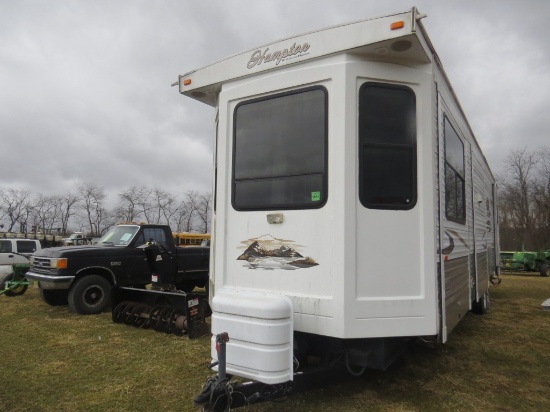 2012 Hampton 37' Camper