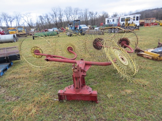 3pth 4wheel Rake w/Extras