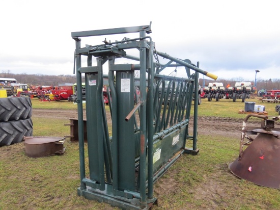 Bethlen Squeeze Chute Headgate