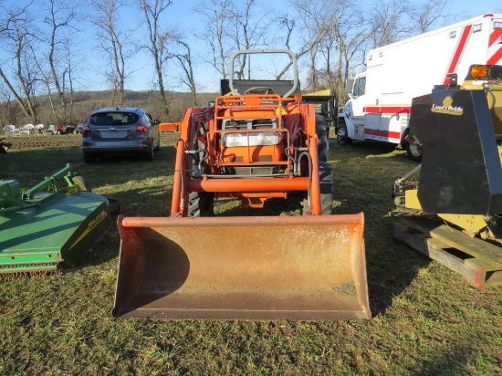 Kubota L3600 Tractor w/Loader