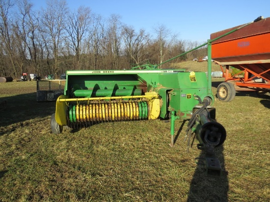 JD 348 Square Baler w/Kicker
