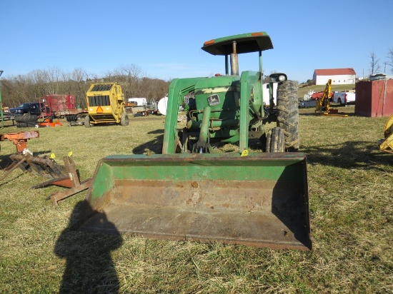 JD 2440 Tractor w/Loader