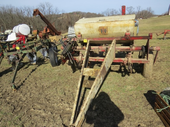 IH 56 2row Corn Planter