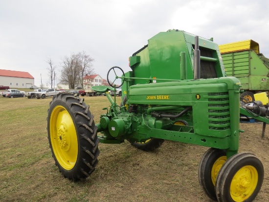 JD B Tractor