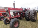 IH 1066 Tractor w/18.4-38 Duals