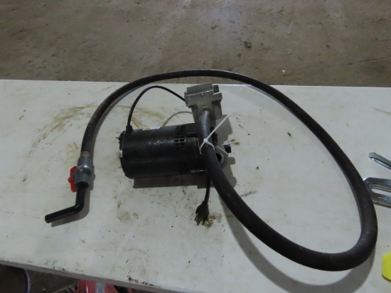 JD 12V Pump w/Gauge
