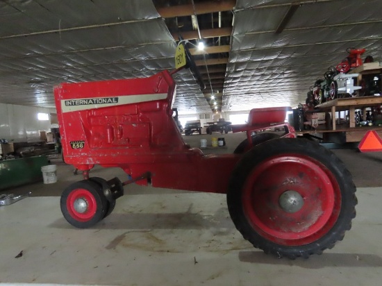 IH Farmall 856 NFE Pedal Tractor HITCH IS BROKE