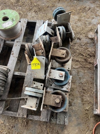 Pallet with Wheels