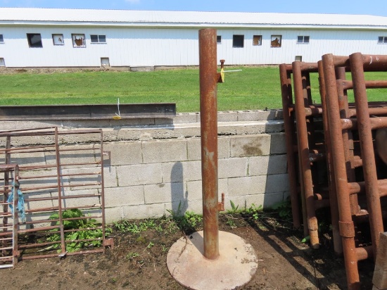 Free Standing Gate Stand