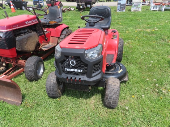 Troy-Bilt Lawn Tractor w/42" Deck