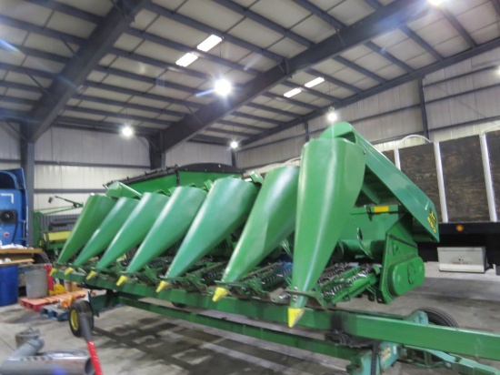 JD 693 Corn Head