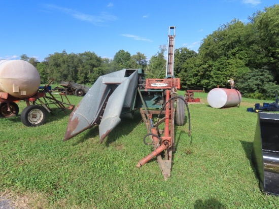 NI 323 Corn Picker