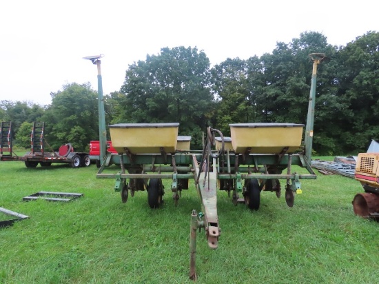 JD 7000 4x Corn Planter