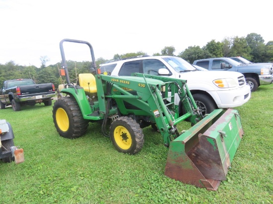 JD 4400 Compact Tractor w/Loader & 2 Buckets