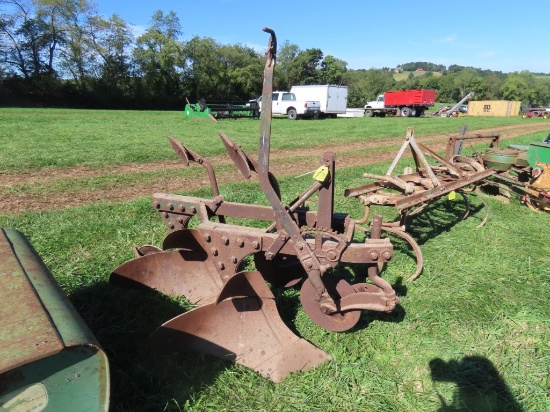 JD 412 2btm Plow