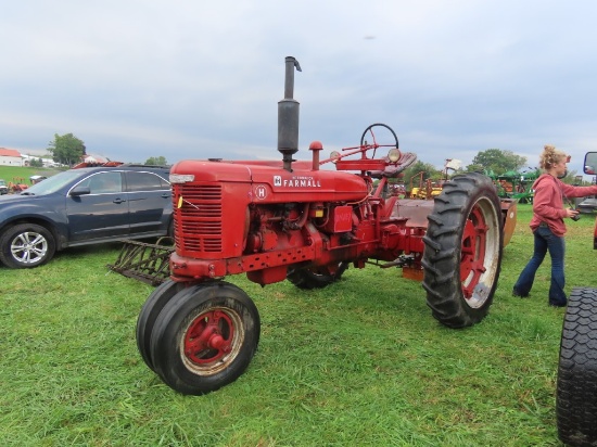 Farmall H Tractor w/Belt Pulley