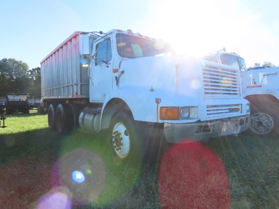 1992 IH T/A Truck