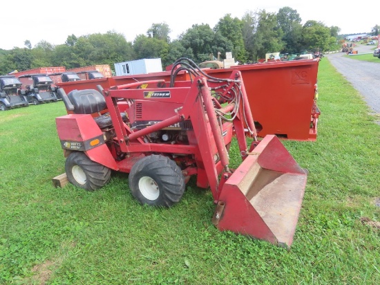 Steiner FWD Tractor w/Loader