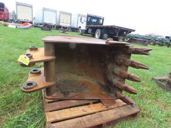 24" Excavator Bucket