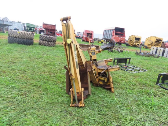 JD 800 QT Backhoe