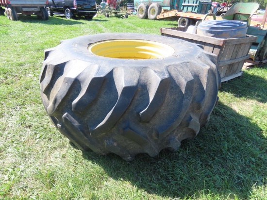 30.5L-32 Tire and Rim